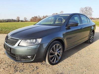 Gebraucht Skoda Octavia LAURIN & KLEMENT 179 PS (131 kW) 2016 Grau (metallic) Kleinwagen