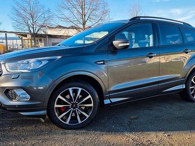 Grau Gebraucht 2017 Ford Kuga ST-Line SUV | 17.950 € (Fairer Preis)