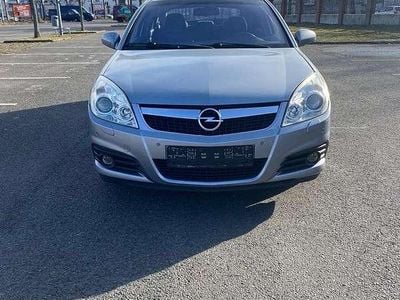 Gebraucht Opel Vectra Edition 155 PS (114 kW) 2005 Lichtsilber m2 Limousine