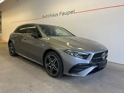 Gebraucht Mercedes A250 AMG line 163 PS (119 kW) 2025 Grau Limousine