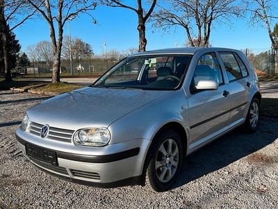 Silber Gebraucht 2003 VW Golf IV Kleinwagen | 2.100 € (Fairer Preis)