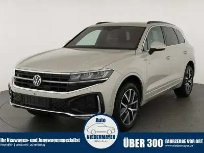 Gebraucht VW Touareg R-line 286 PS (210 kW) 2024 Sechura beige metallic SUV