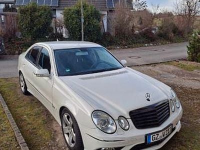 Gebraucht Mercedes E350 Avantgarde 272 PS (200 kW) 2008 Weiß Limousine