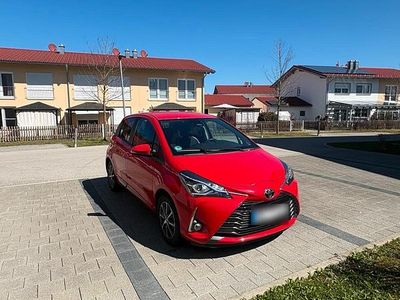 Gebraucht Toyota Yaris 111 PS (81 kW) 2019 Rot Kleinwagen