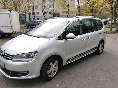 Second-hand VW Sharan 140 CP (102 kW) 2011 Argintiu Monovolum