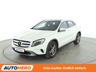 Weiß Gebraucht 2016 Mercedes GLA200 Urban SUV | 17.520 € (Fairer Preis)