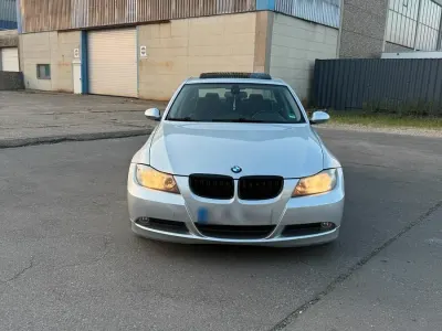 Gebraucht BMW 325 198 PS (145 kW) 2008 Grau Limousine