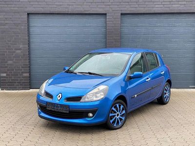 Second-hand Renault Clio II Privilege 111 CP (81 kW) 2006 Albastru Berlinǎ