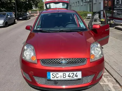 Gebraucht Ford Fiesta Fun X 60 PS (44 kW) 2007 Rot Kleinwagen