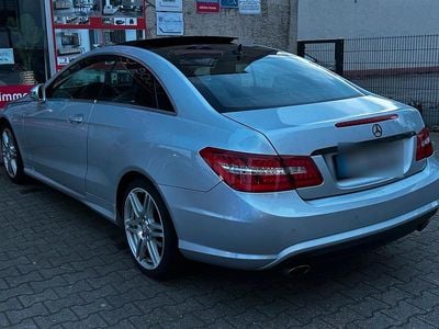 Gebraucht Mercedes E350 AMG line 231 PS (169 kW) 2009 Silber Coupé