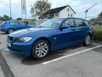 Gebraucht BMW 318 143 PS (105 kW) 2008 Blau Kombi