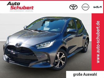 Gruen Neu 2025 Toyota Yaris Hybrid Kleinwagen | 29.840 € (Teuer)