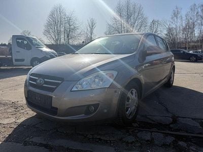 Gebraucht Kia Ceed EX 122 PS (89 kW) 2007 Beige Kleinwagen
