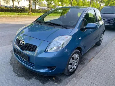 Usata Toyota Yaris 82 CV (60 kW) 2006 Blu Utilitaria
