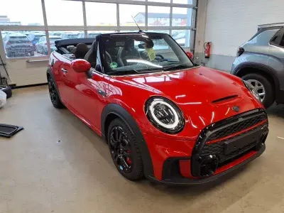 Gebraucht Mini John Cooper Works Cabriolet 231 PS (169 kW) 2021 Chili (solar) red Cabrio