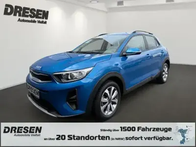 Używany Kia Stonic Vision 84 KM (61 kW) 2023 Niebieski SUV