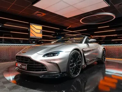 Gebraucht Aston Martin V12 Vantage 700 PS (514 kW) 2023 Silber Cabrio