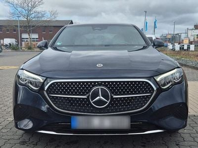 Gebraucht Mercedes E300 313 PS (230 kW) 2024 Blau Limousine