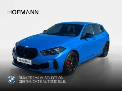 Gebraucht BMW M135 Shadowline 306 PS (225 kW) 2023 Misano blau metallic Kleinwagen