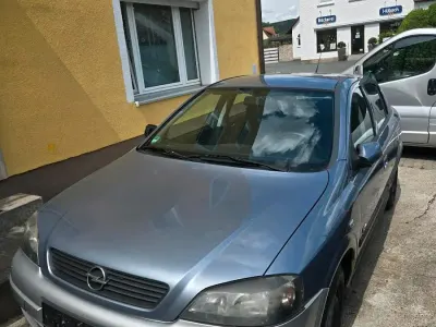 Gebraucht Opel Astra 101 PS (74 kW) 2003 Silber Limousine