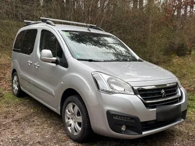 Gebraucht Peugeot Partner Tepee Active 120 PS (88 kW) 2016 Silber Van / Kleinbus