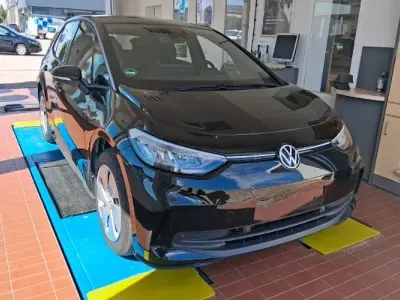 Gebraucht VW ID.3 Pro 150 kW (204 PS) 2024 Grenadillschwarz metallic Kleinwagen