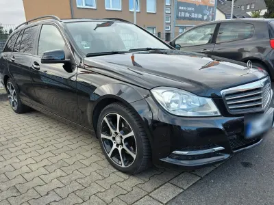 Gebraucht Mercedes C220 170 PS (125 kW) 2013 Schwarz Kombi