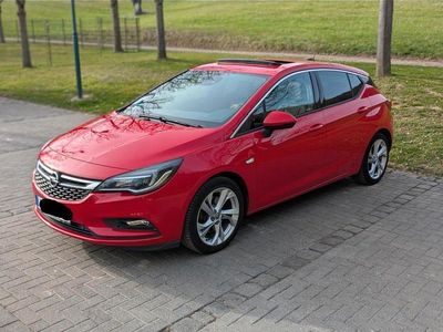 Gebraucht Opel Astra Dynamic 110 PS (80 kW) 2015 Rot Limousine