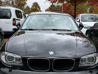 Gebraucht BMW 116 122 PS (89 kW) 2011 Schwarz Kleinwagen