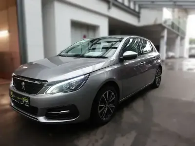 Gebraucht Peugeot 308 Active 131 PS (96 kW) 2019 Lack grau artense/metalliclackierung (metallic) Limousine