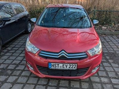 Gebraucht Citroën C4 Tendance 95 PS (69 kW) 2014 Rot Limousine