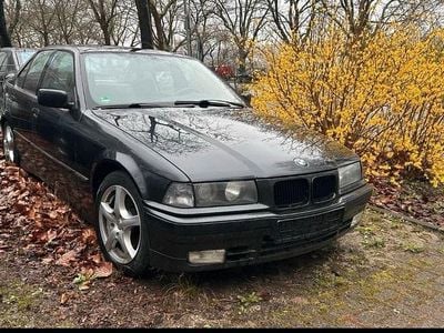Usata BMW 316 102 CV (75 kW) 1993 Nero Berlina