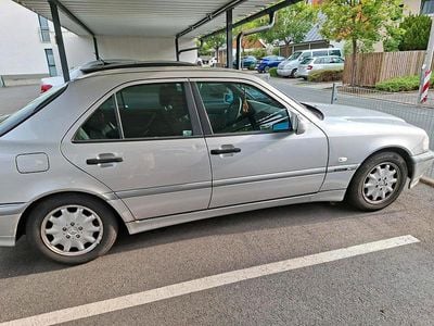 Mercedes C180