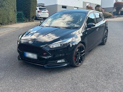 Usata Ford Focus ST 250 CV (183 kW) 2018 Nero Berlina