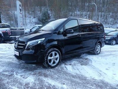 Schwarz Gebraucht 2022 Mercedes V250 Van / Kleinbus | 57.990 €