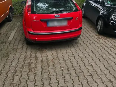 Gebraucht Ford Focus 101 PS (74 kW) 2005 Rot Limousine