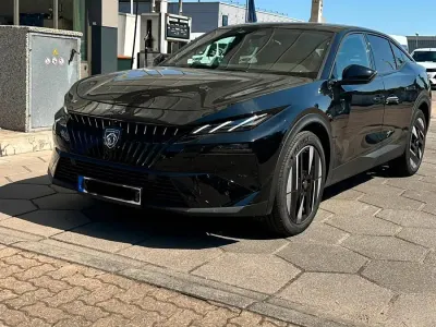 Gebraucht Peugeot 408 136 PS (100 kW) 2026 Schwarz SUV
