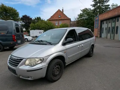 Gebraucht Chrysler Grand Voyager 150 PS (110 kW) 2005 Silber Van / Kleinbus