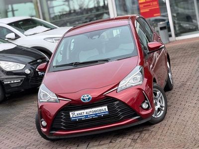 Rot Gebraucht 2017 Toyota Yaris Hybrid Team Kleinwagen | 15.990 € (Fairer Preis)