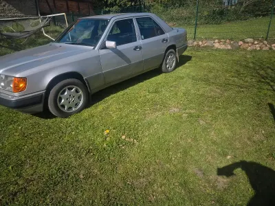 Gebraucht Mercedes E300 113 PS (83 kW) 1989 Limousine