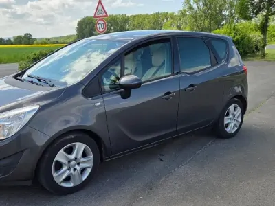 Gebraucht Opel Meriva Edition 101 PS (74 kW) 2010 Grau Van / Kleinbus