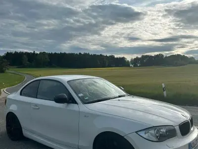 Gebraucht BMW 118 Performance 143 PS (105 kW) 2011 Weiß Kleinwagen