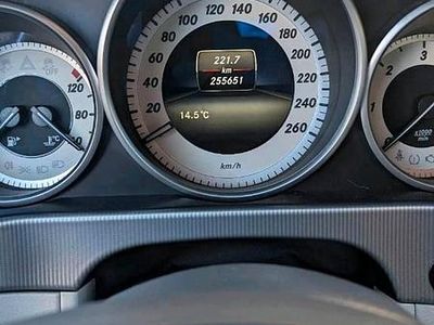 Gebraucht Mercedes E220 163 PS (119 kW) 2013 Limousine