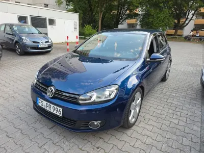 Gebraucht VW Golf VI Team 105 PS (77 kW) 2010 Blau Kleinwagen