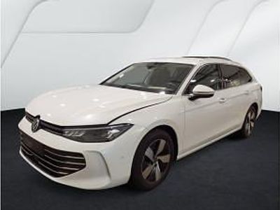Gebraucht VW Passat IQ Drive 150 PS (110 kW) 2025 Weiß (oryxweiss) Kombi