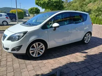 Gebraucht Opel Meriva Color Edition 120 PS (88 kW) 2011 Weiß Van / Kleinbus