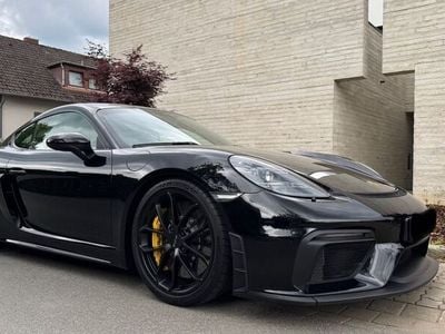 Porsche Cayman GT4