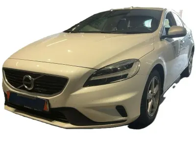 Gebraucht Volvo V40 R-Design 152 PS (111 kW) 2019 Weiß Limousine
