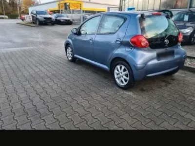 Gebraucht Toyota Aygo 69 PS (50 kW) 2008 Blau Kleinwagen