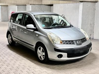 Begagnad Nissan Note Tekna 110 HK (80 kW) 2006 Silver Halvkombi